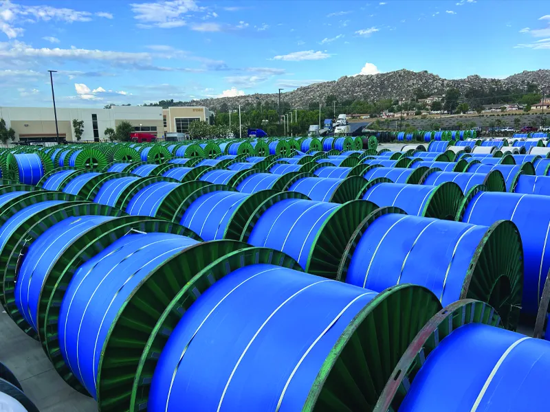 Bentenipun antarane kabel daya medium-voltase lan kurang voltase.